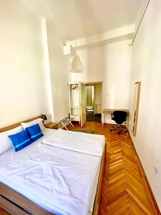 W25 Smart Apartment Будапешт 0*,